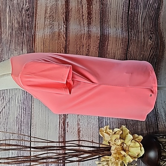 NWT TOMMY HILFIGER MELON ORANGE SHORT SLEEVE SPLIT V NECK PULLOVER TOP - Picture 4 of 15